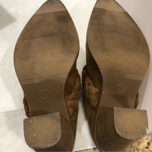 Universal Thread Avis heeled booties | Size 7.5 | Faux suede |Cognac color - Picture 9 of 11